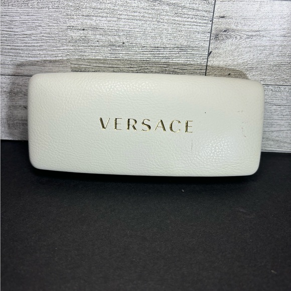 Versace Case Scabbard Rigid White Large
No‎ glasses just case - Picture 1 of 9